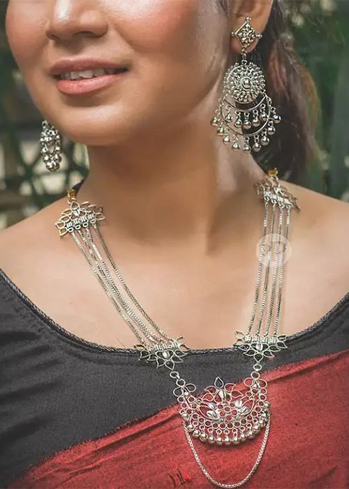 Elegant Silver Layered Neckpiece with Earrings Set