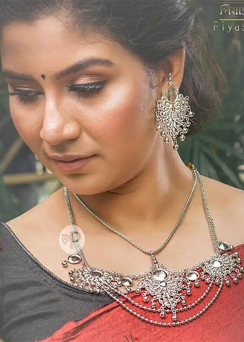 Elegant Silver Statement Short Necklace with Earrings