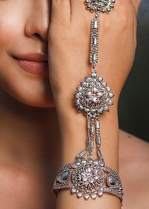 Silver Blossom Elegance Ratanchur
